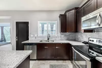 2621 N 30th Place, Phoenix, AZ 85008 - Photo 13