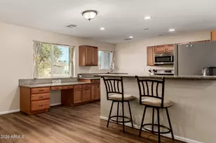 6209 W Cheery Lynn Rd, Phoenix, AZ 85033 - Photo 13