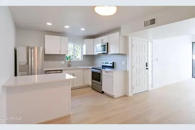 16041 N 31st Street #Unit 12, Phoenix, AZ 85032 - Photo 3