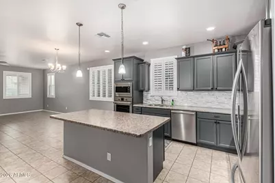 18431 W Williams Road, Surprise, AZ 85387 - Photo 9