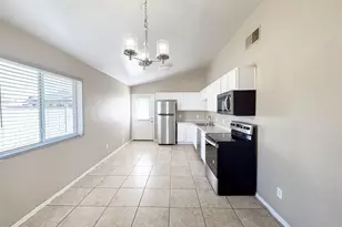 1939 E Raymond St, Phoenix, AZ 85040 - Photo 7