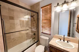 1642 W Mandalay Ln, Phoenix, AZ 85023 - Photo 15