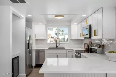 10425 W Calle De Edens --, Phoenix, AZ 85037 - Photo 11