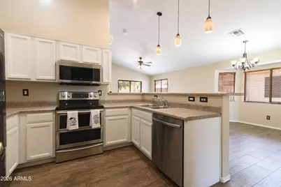 10649 W Monte Vista Road, Avondale, AZ 85392 - Photo 5