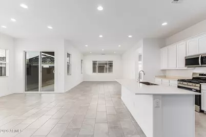 9646 W Flower Street, Phoenix, AZ 85037 - Photo 5