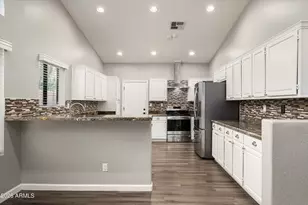 5636 E Paradise Ln, Scottsdale, AZ 85254 - Photo 17