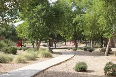 6815 S 41st Lane, Phoenix, AZ 85041 - Photo 19