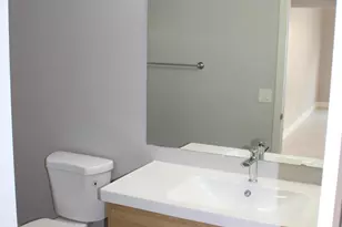 6815 S 41st Ln, Phoenix, AZ 85041 - Photo 11