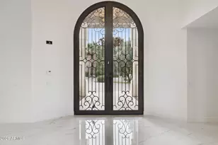 8303 N 61st Pl, Paradise Valley, AZ 85253 - Photo 5