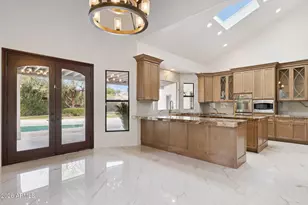 8303 N 61st Pl, Paradise Valley, AZ 85253 - Photo 17