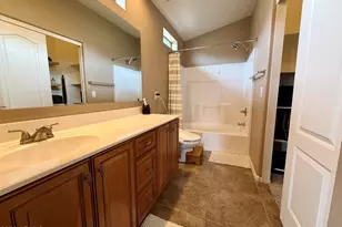 2725 E Mine Creek Rd, Phoenix, AZ 85024 - Photo 9