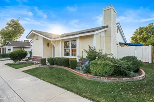 133 E Campo Bello Dr, Phoenix, AZ 85022 - Photo 9