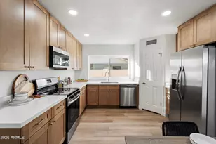 133 E Campo Bello Dr, Phoenix, AZ 85022 - Photo 3