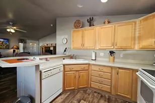 650 N Hawes Rd, Mesa, AZ 85207 - Photo 23