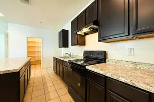 6218 W Laurie Ln, Glendale, AZ 85302 - Photo 3