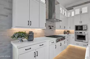 1070 E Peach Tree Dr, Chandler, AZ 85249 - Photo 7