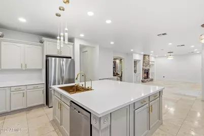 921 E Canyon Way, Chandler, AZ 85249 - Photo 11