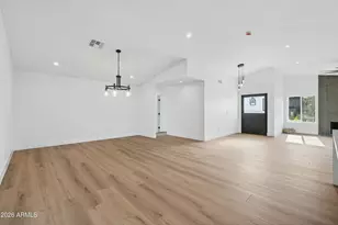 2432 W St Moritz Ln, Phoenix, AZ 85023 - Photo 7