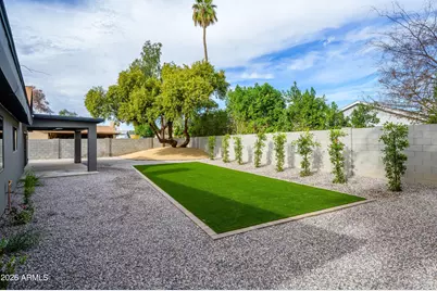 2432 W Saint Moritz Lane, Phoenix, AZ 85023 - Photo 37