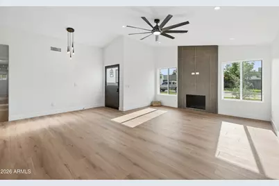 2432 W Saint Moritz Lane, Phoenix, AZ 85023 - Photo 5