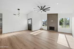 2432 W St Moritz Ln, Phoenix, AZ 85023 - Photo 5