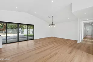 2432 W St Moritz Ln, Phoenix, AZ 85023 - Photo 11