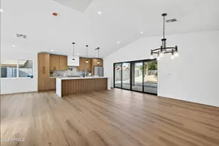 2432 W St Moritz Ln, Phoenix, AZ 85023 - Photo 9