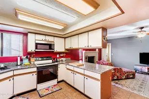 8151 W Sierra Vista Dr, Glendale, AZ 85303 - Photo 11