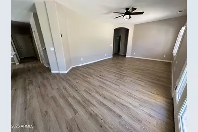 25823 N 67th Lane, Peoria, AZ 85383 - Photo 11