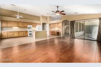 20432 N 87th Lane, Peoria, AZ 85382 - Photo 11