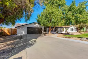 1520 W Aster Dr, Phoenix, AZ 85029 - Photo 3