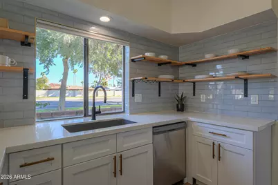 2011 W Nopal Avenue, Mesa, AZ 85202 - Photo 11