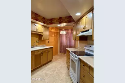 10878 W Coggins Drive, Sun City, AZ 85351 - Photo 15