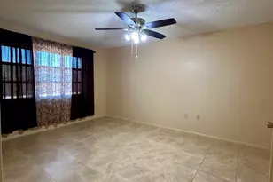 10878 W Coggins Dr, Sun City, AZ 85351 - Photo 13