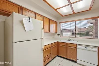 2605 W Gelding Drive, Phoenix, AZ 85023 - Photo 11