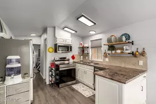 17200 W Bell Rd, Surprise, AZ 85374 - Photo 9