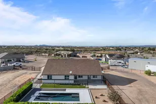 21015 W White Feather Ln, Wittmann, AZ 85361 - Photo 5