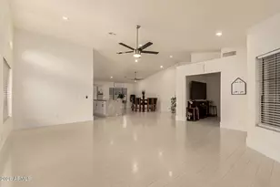 12465 N 67th Dr, Peoria, AZ 85381 - Photo 7