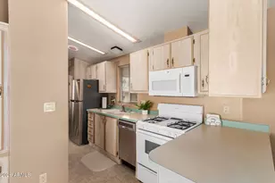 17200 W Bell Rd, Surprise, AZ 85374 - Photo 21