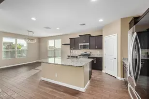 26105 N 137th Ln, Peoria, AZ 85383 - Photo 9