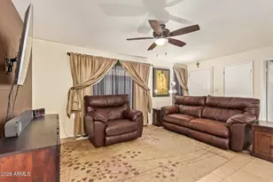 5222 E Tamblo Dr, Phoenix, AZ 85044 - Photo 5