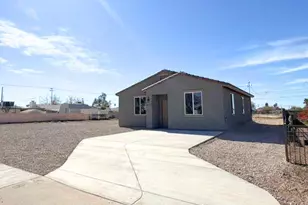 215 N Brown Ave, Casa Grande, AZ 85122 - Photo 1