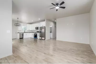 215 N Brown Avenue, Casa Grande, AZ 85122 - Photo 9