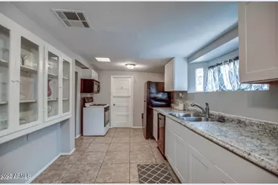 5543 W Gardenia Avenue, Glendale, AZ 85301 - Photo 3