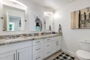 2737 E Arizona Biltmore Circle, Phoenix, AZ 85016 - Photo 17