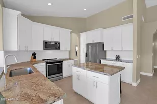 2443 E Goldenrod St, Phoenix, AZ 85048 - Photo 11