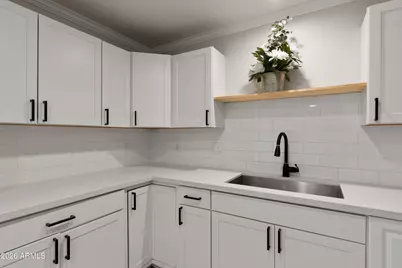 4255 N 30th Drive, Phoenix, AZ 85017 - Photo 9