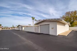 10539 W Palmeras Dr, Sun City, AZ 85373 - Photo 29