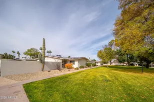 10539 W Palmeras Dr, Sun City, AZ 85373 - Photo 31