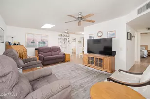 10539 W Palmeras Dr, Sun City, AZ 85373 - Photo 23